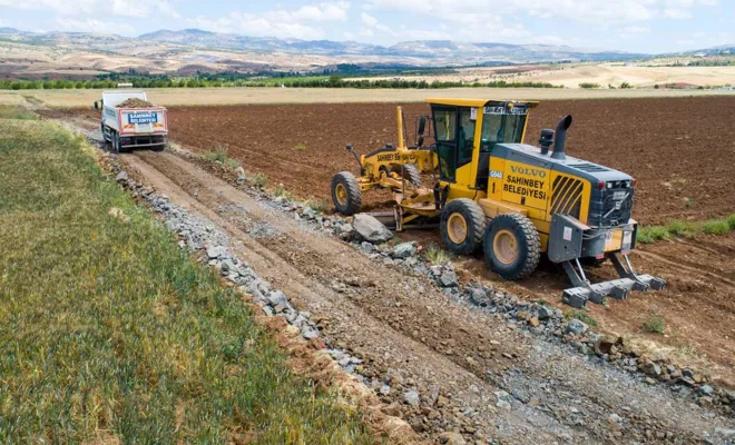 Gaziantep’te köy yolları genişletiliyor