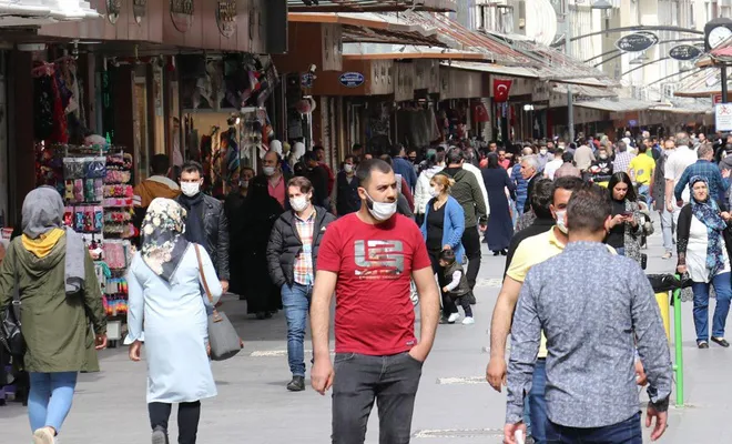 Gaziantep'te 117 kişiye "sosyal mesafe" cezası verildi