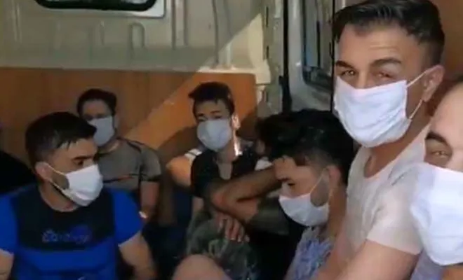 Gaziantep'te uygulama noktasında durdurulan araçtan 18 kişi çıktı