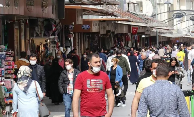 Gaziantep’te Covid-19 tedbirlerine uymayan 4 binden fazla kişiye para cezası verildi