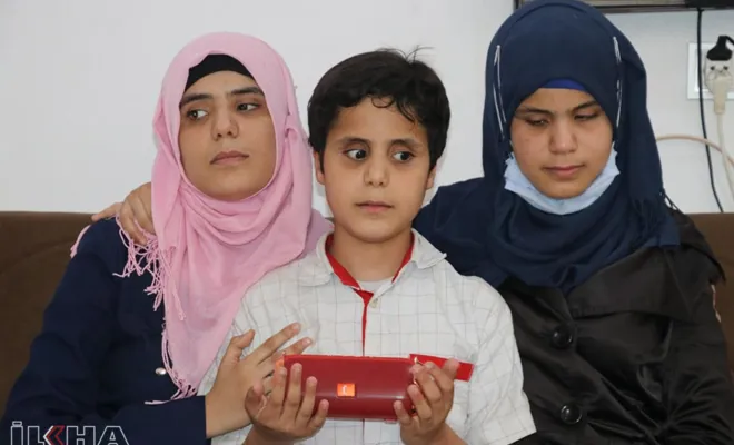 Görme engelli Suriyeli 3 kardeş bir yılda hafız oldu