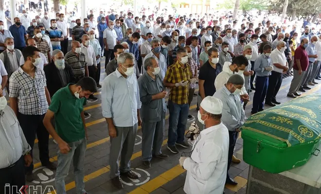 HÜDA PAR Gaziantep İl Başkan Yardımcısı Üstündağ, dualarla defnedildi