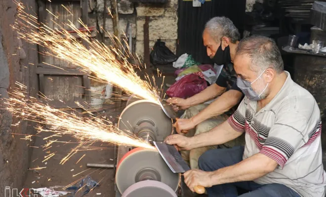 Bıçak bileme ustalarının Kurban Bayramı mesaisi yoğun geçiyor