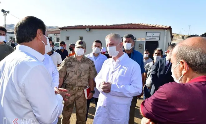 Gaziantep Valisi Gül, hayvan pazarında incelemelerde bulundu