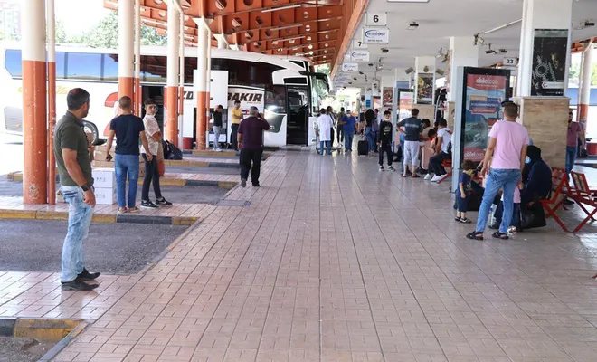 Gaziantep’te otogar önceki bayramlara göre boş kaldı