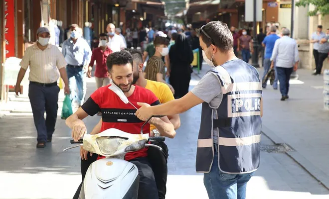 Coronavirus tedbirlerine uymayanlara para cezası verildi