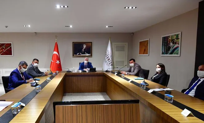 Banka önlerindeki Covid-19 ihlalleri kameradan tespit edilecek