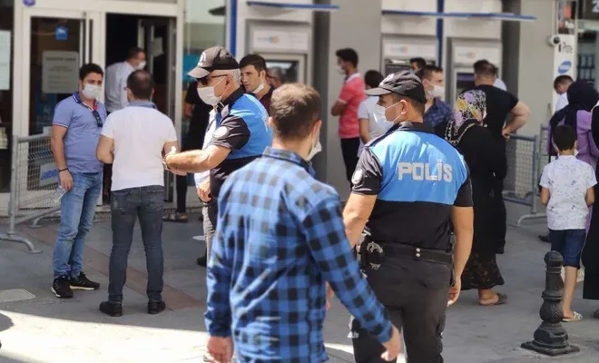 Gaziantep'te Covid-19 kurallarına uymayanlara para cezası verildi