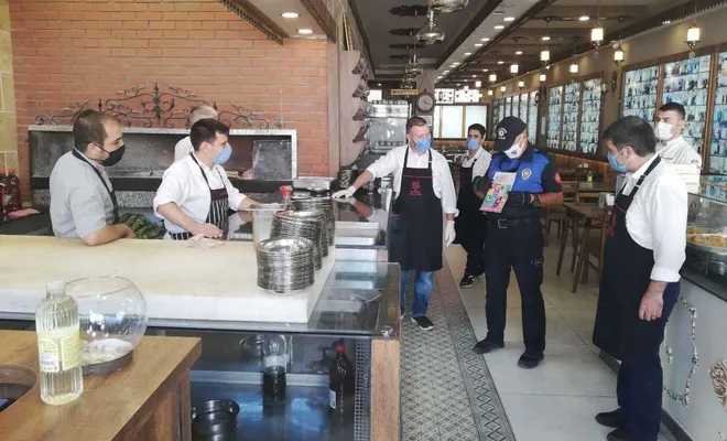 Covid-19 tedbirlerine uymayan 2 bin 51 kişiye para cezası verildi