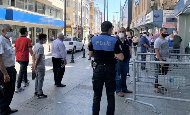 Tedbirlerine uymayan bin 953 kişiye ceza