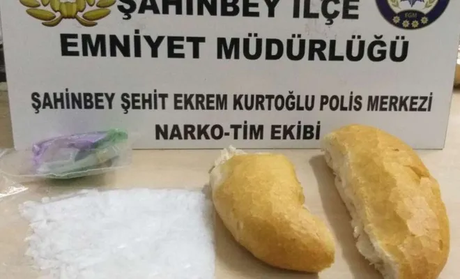 Ekmeğin arasına gizlediği uyuşturucu ile yakalanan şüpheli tutuklandı