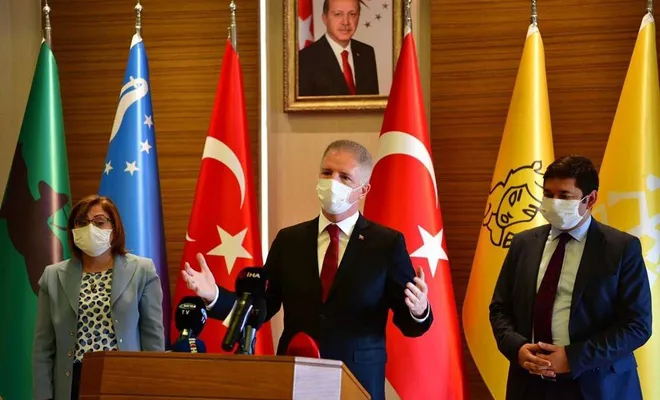 Covid-19 testi pozitif çıkanların toplu taşımayı kullanması engellenecek