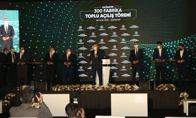 Cumhurbaşkanı Erdoğan, Gaziantep'te 300 fabrikanın açılışını yaptı