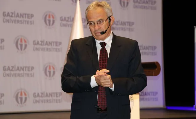 Gaziantep Üniversitesinin yeni rektörü Özaydın, basınla bir araya geldi