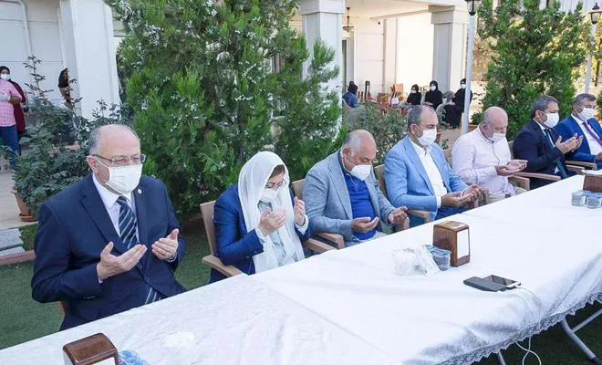 Adalet Bakanı Gül, Ziylan ailesine taziye ziyaretinde bulundu