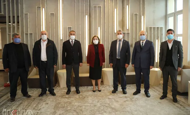 Covid-19 nedeniyle iş yerlerini kapatan esnafa bin 500 TL destek verilecek