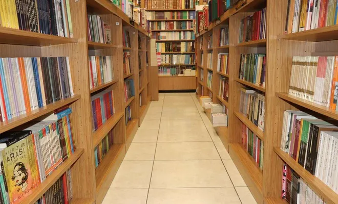 Kitapçılardan 'Kısıtlama günlerinde ailece kitap okuyun' tavsiyesi