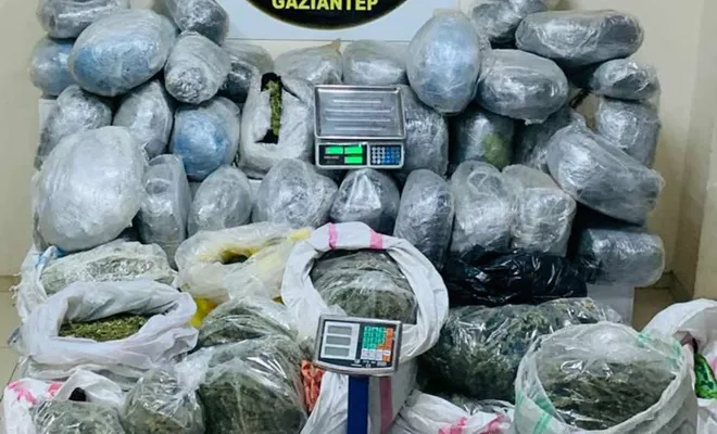 Gaziantep'te 320 kilo esrar ele geçirildi