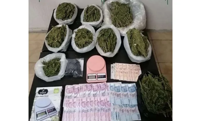 Gaziantep'te 4 kilo 280 gram esrar ele geçirildi