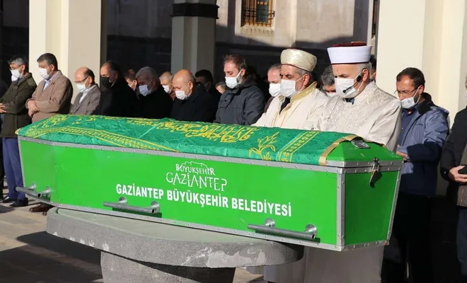 Eğitim-Bir-Sen Genel Başkan Yardımcısı Mithat Sevin dualarla defnedildi