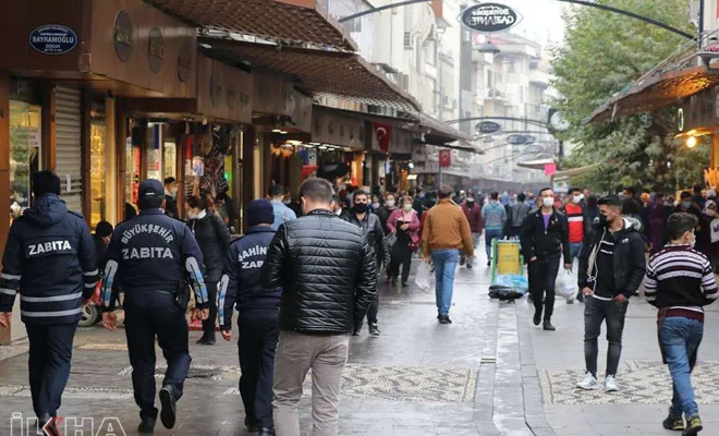 Gaziantep'te Covid-19 kurallarını ihlal eden 565 kişiye para cezası