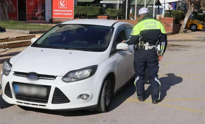Kısıtlamayı ihlal ederek sokağa çıkan 286 kişiye para cezası verildi