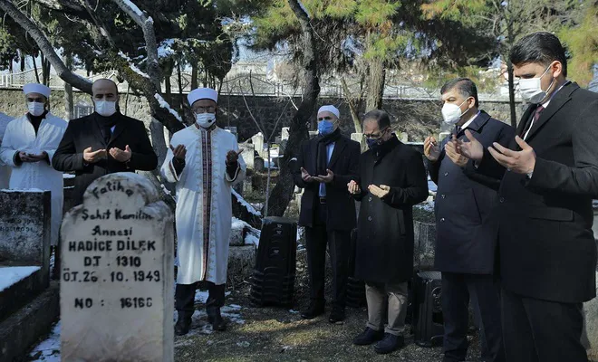 Şehid Mehmet Kamil ve annesi dualarla anıldı
