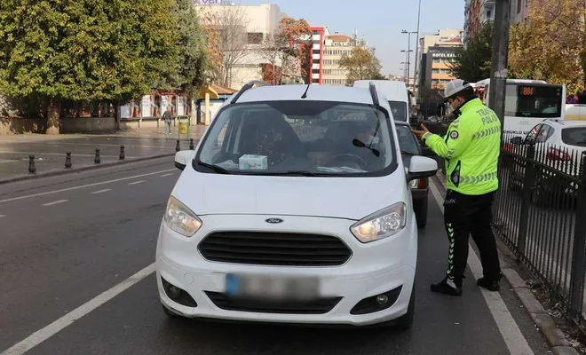 Sokağa çıkma kısıtlamasını ihlal edenlere para cezası verildi