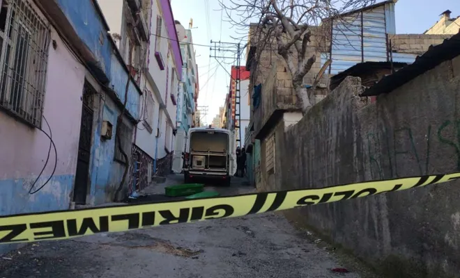 Eşi tarafından bıçaklanan kadın hayatını kaybetti