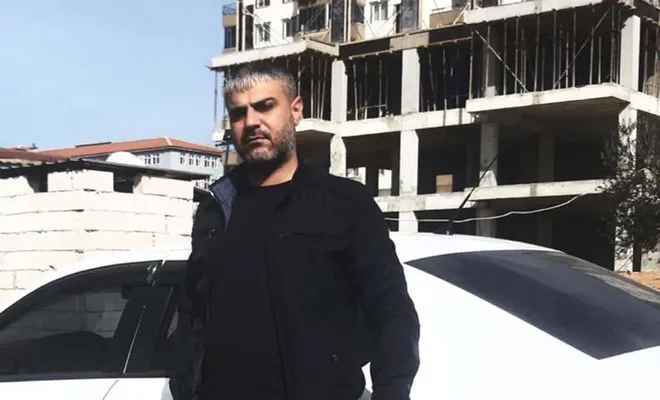 Takla atan otomobilde yanarak öldü