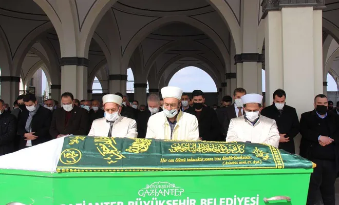 GGC Başkanı İbrahim Ay’ın annesi dualarla defnedildi