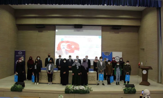 İstiklal Marşı’nı konu alan yarışmada dereceye girenler ödüllendirildi