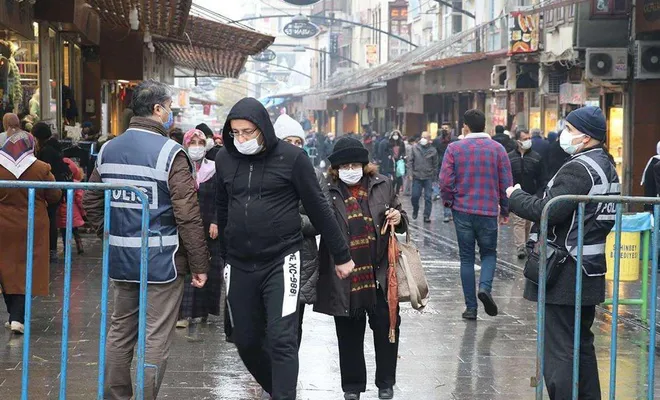 Gaziantep’te Covid-19 kurallarına uymayan 258 kişiye para cezası