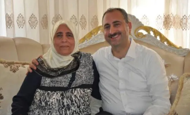 Bakan Abdulhamit Gül'ün annesi vefat etti