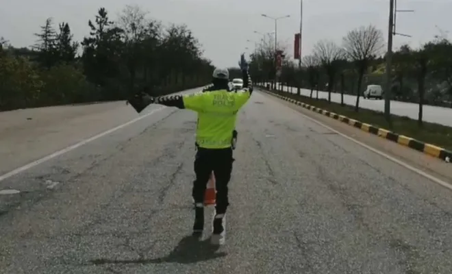 Kırmızı ışık ihlali eden sürücülere para cezası verildi