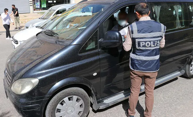 Sokağa çıkma kısıtlamasını ihlal eden 256 kişiye para cezası