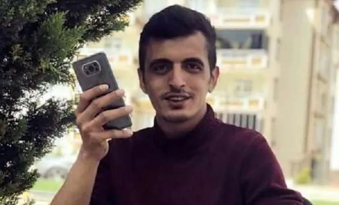 Tanker motosiklete çarptı; 2 genç vefat etti