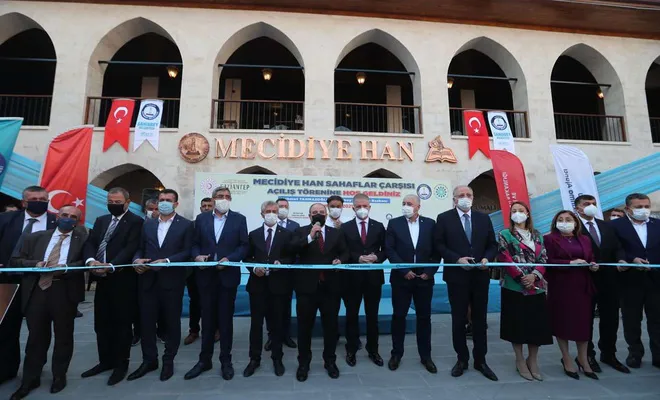 Bakan Varank, Mecidiye Han Sahaflar Çarşısı’nın açılışını yaptı