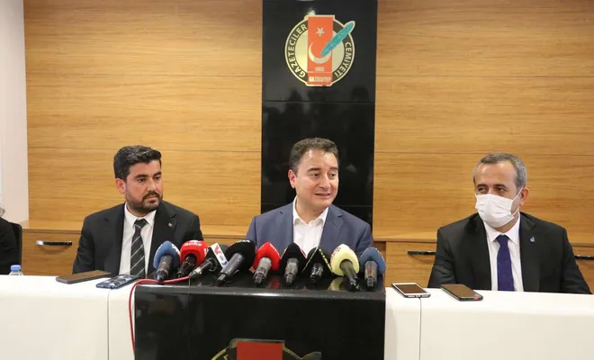 DEVA Partisi Genel Başkanı Babacan, Gaziantep’te gazetecilerle bir araya geldi