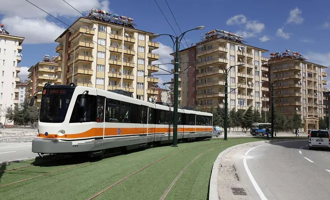 Tramvayın çarptığı genç kız hayatını kaybetti