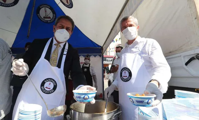 Şahinbey Belediyesi aşure geleneğini sürdürüyor