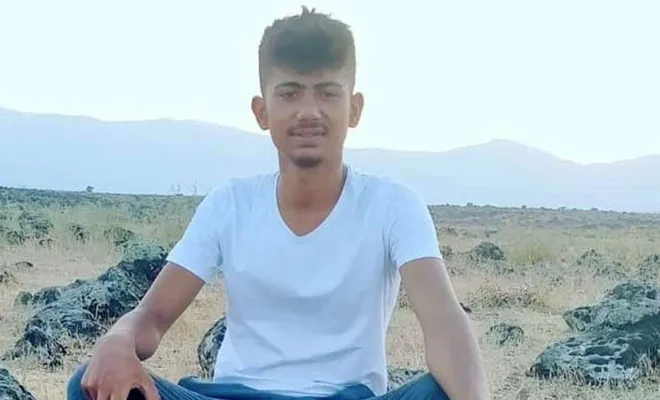 Kamyonet kasasından düşen genç hayatını kaybetti