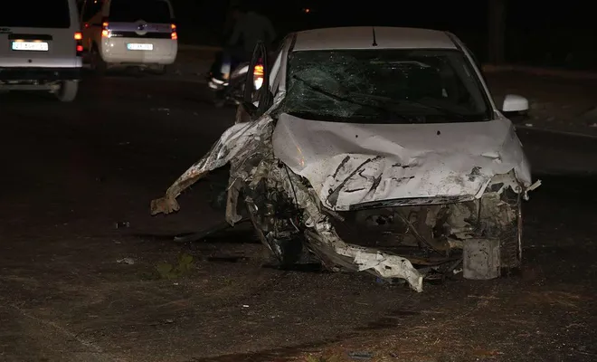 Aşırı hız kazaya neden oldu: Biri ağır 3 yaralı