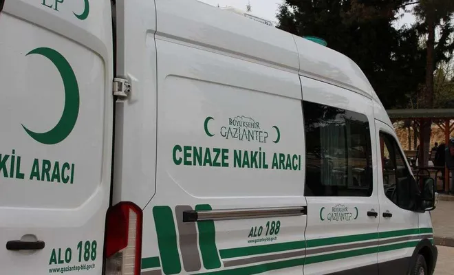 Afgan göçmen, aracın çarpmasıyla hayatını kaybetti