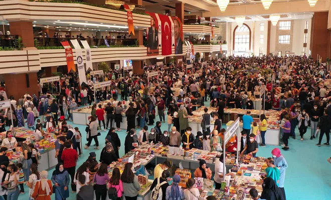 Güneydoğu Anadolu Bölgesi’nin en büyük kitap fuarına ilgi sürüyor