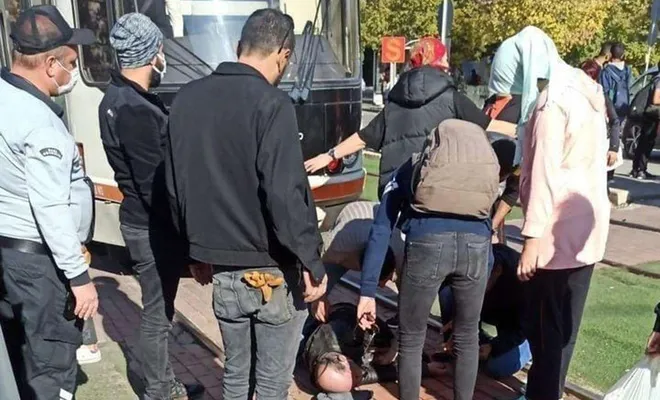 Gaziantep'te tramvayın çarptığı yaşlı adam hayatını kaybetti