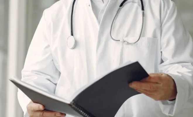 Hastanelerde doktor sayısı azalıyor, randevu almak zorlaşıyor