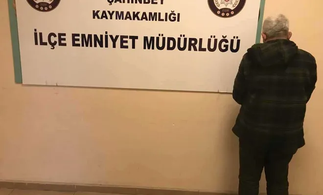 Gaziantep’te otobüs duraklarında yankesicilik yapan kişi suçüstü yakalandı