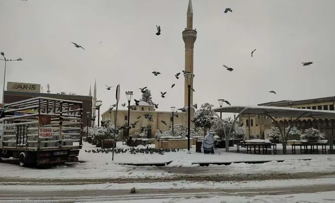 Gaziantep'te kar yağışı kartpostallık görüntüler oluşturdu