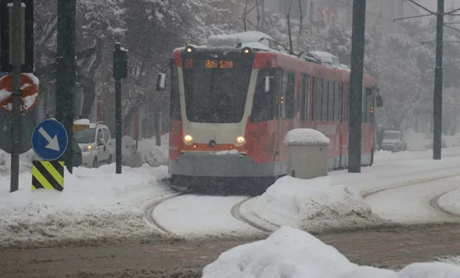 Yoğun kar yağışı etkisini sürdürüyor